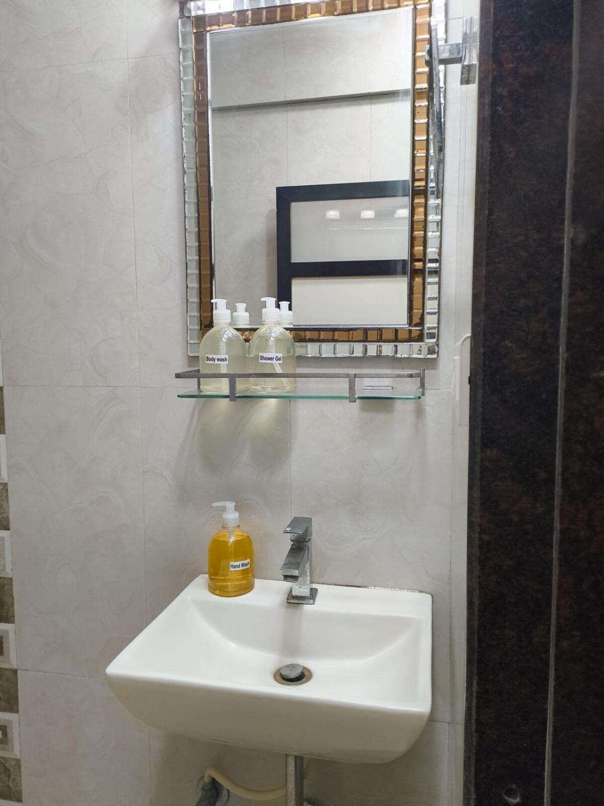 Amara 1bhk Bandra W By The Company Bombaj
